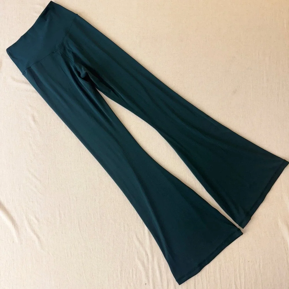 Offline by Aerie Real Me Crossover Flare Leggings Green High Rise Size Medium - Picture 3 of 9